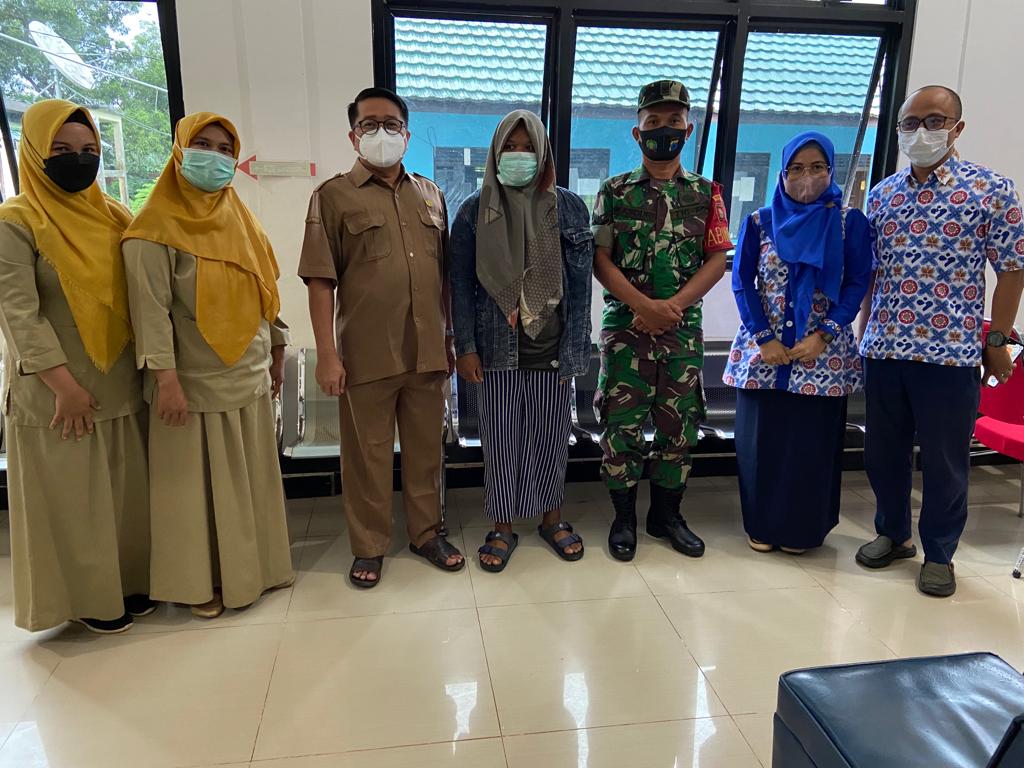 Kegiatan Pemasangan KB Implan Dalam Rangka TNI Manunggal KB Kecamatan Batu Ampar
