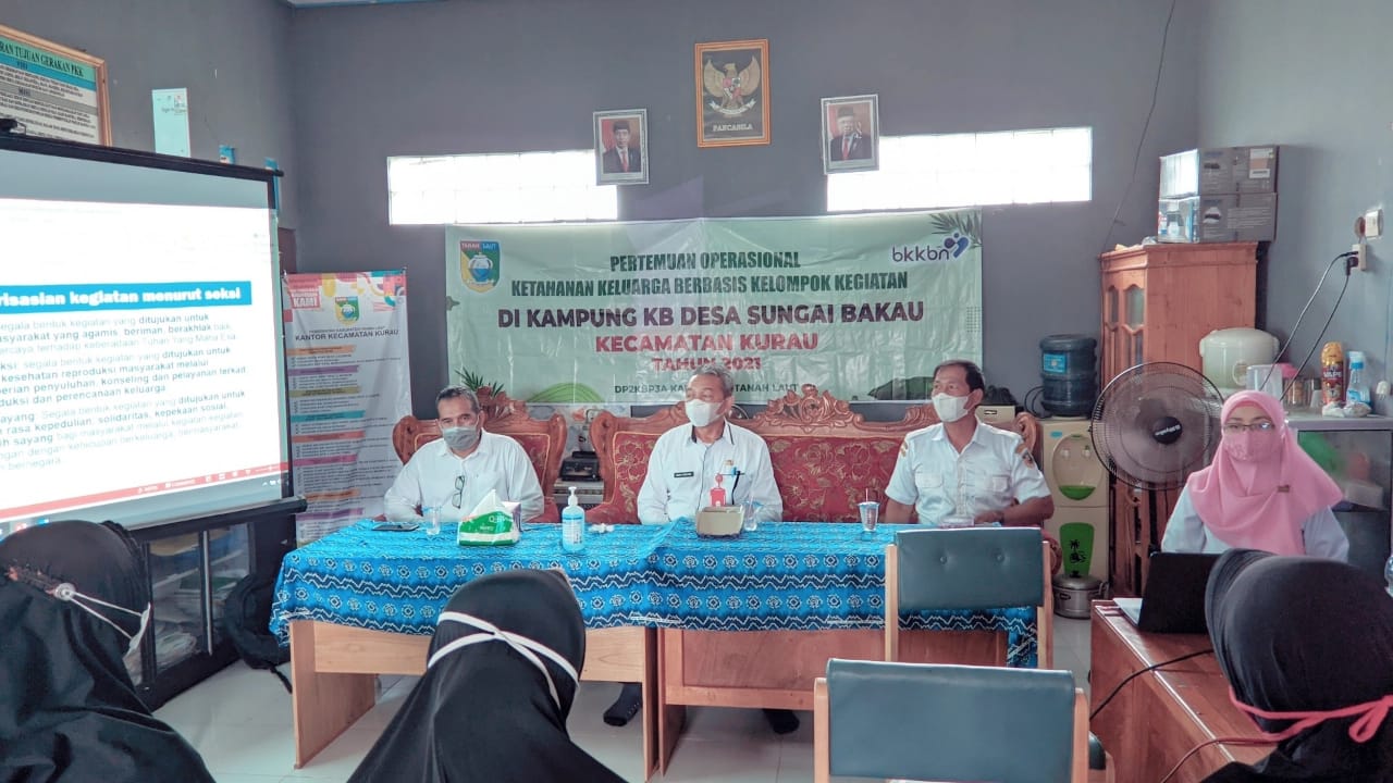 Pertemuan Ketahanan Keluarga Berbasis Kelompok Kegiatan di Kampung KB Desa Sungai Bakau.