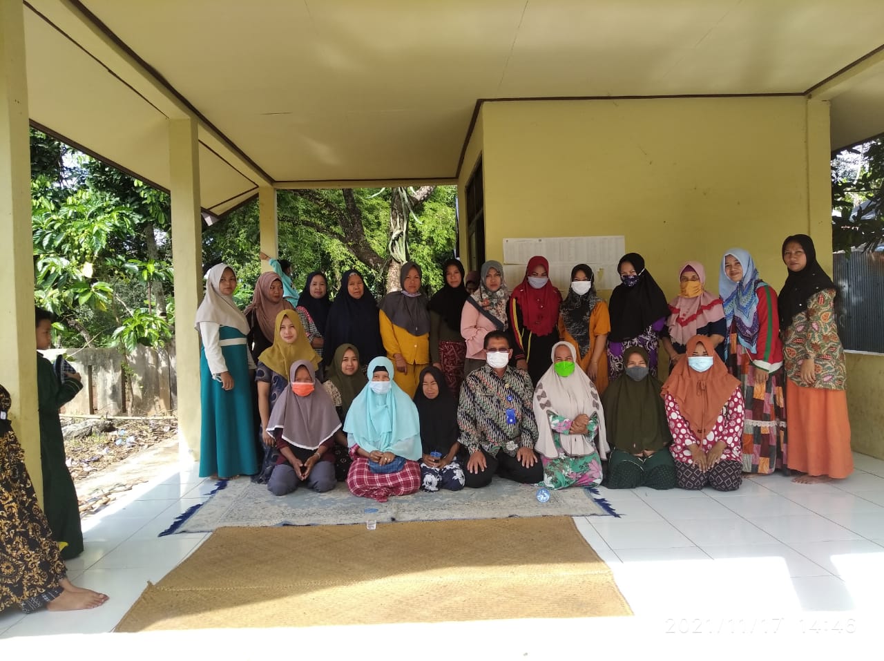 Kegiatan Rutin Pertemuan Kelompok BKR Mawar Kencana di Kampung KB Desa Tanjung.