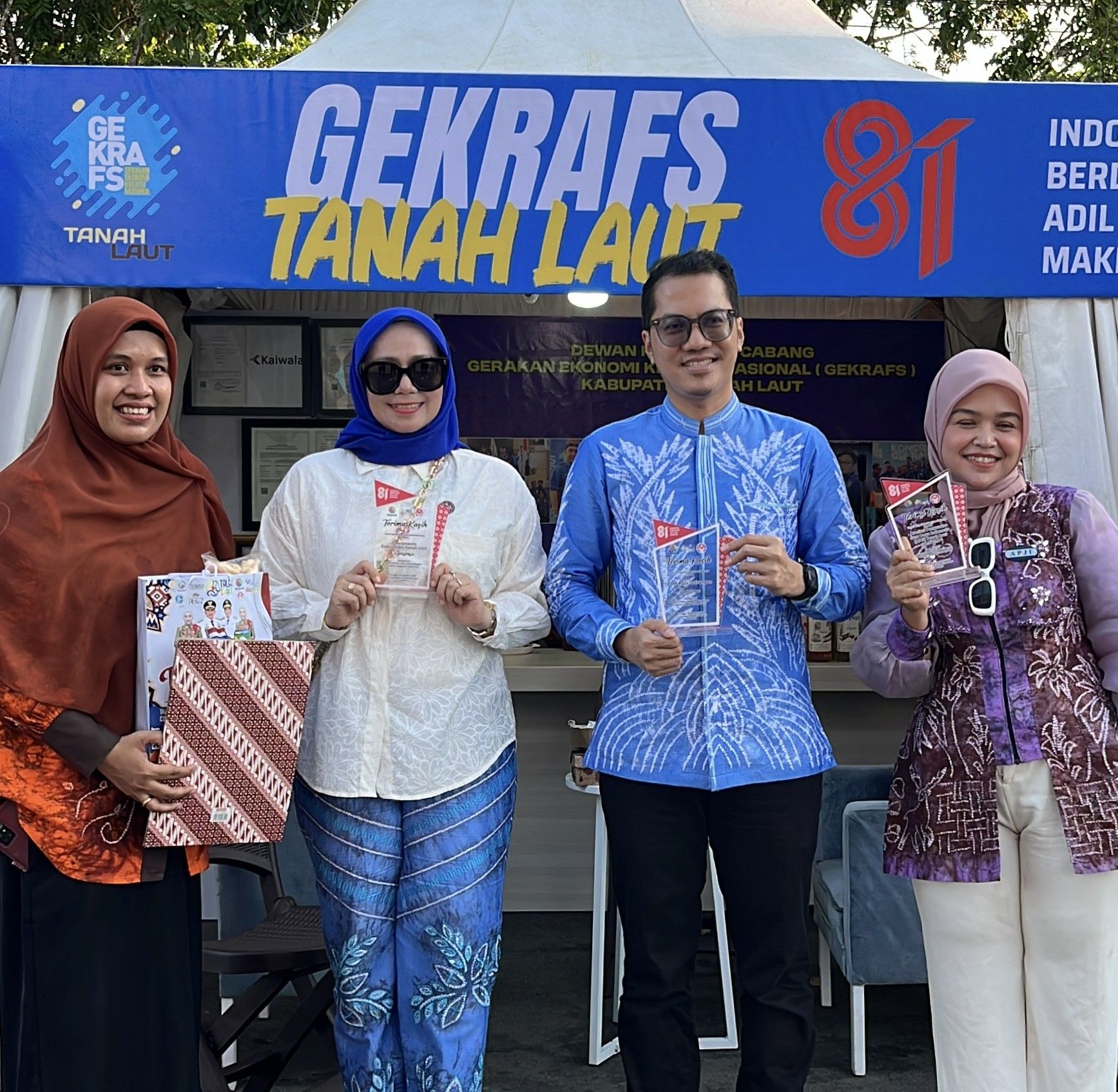 Semarak Pekan Raya Kemerdekaan: Kepala DP3AP2KB Tanah Laut Jadi Dewan Juri Lomba Olahan Pangan dan Inovasi Kerajinan