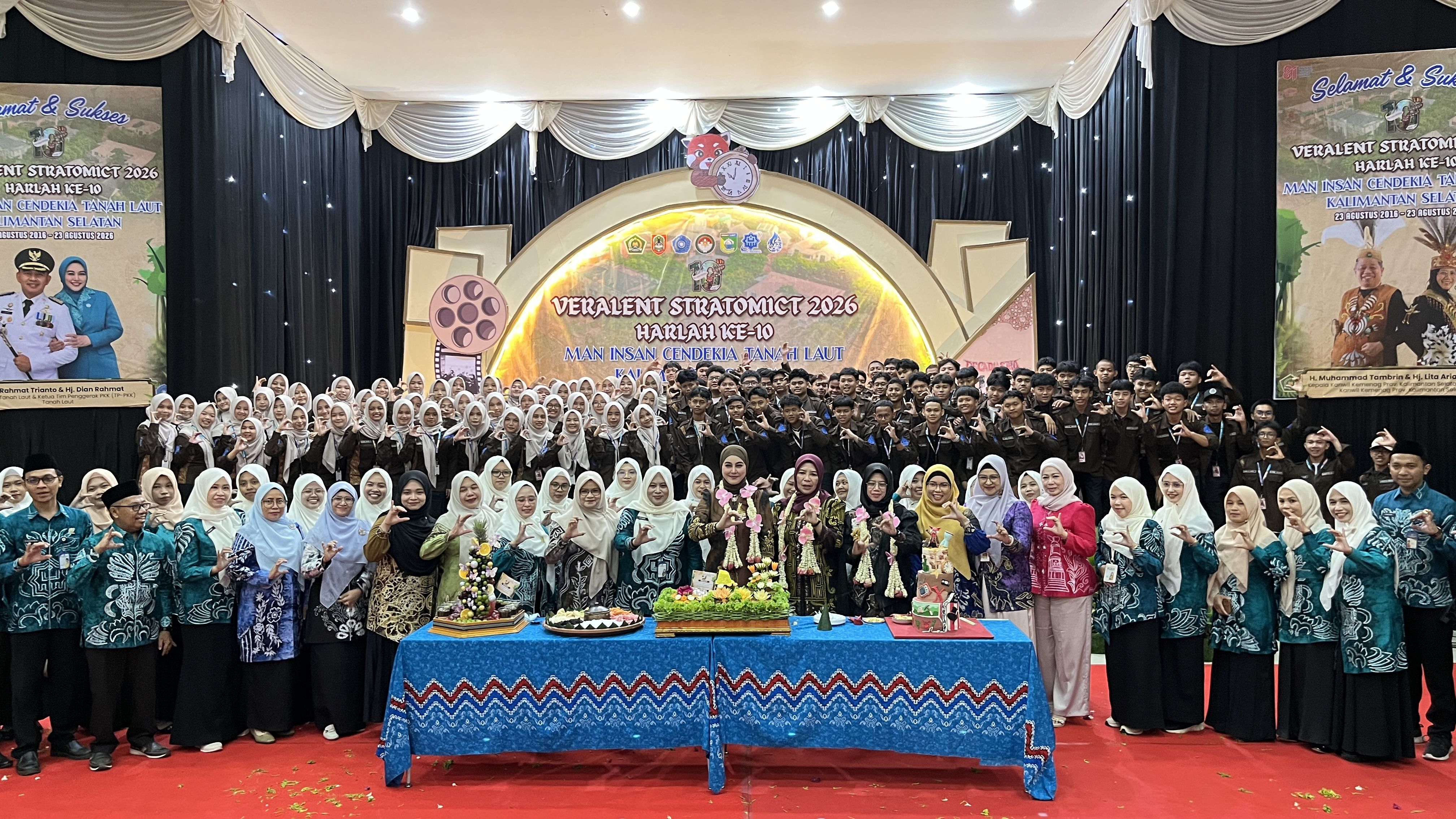Hadiri Harlah ke-10 MAN IC Tanah Laut, Ketua TP PKK Hj. Dian Rahmat Motivasi Pelajar Jadi Generasi Berkarakter dan Tangguh